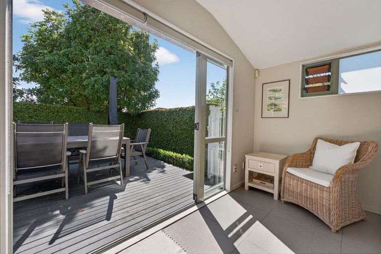 Photo of property in 1/6 Fenwick Avenue, Milford, Auckland, 0620