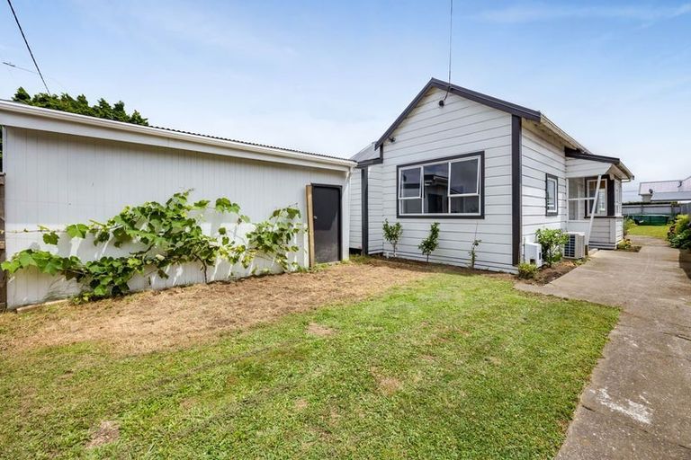 Photo of property in 9 Princes Street, Hawera, 4610