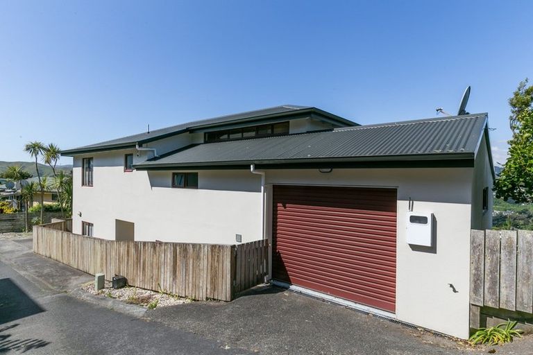 Photo of property in 8 Atamira Close, Churton Park, Wellington, 6037