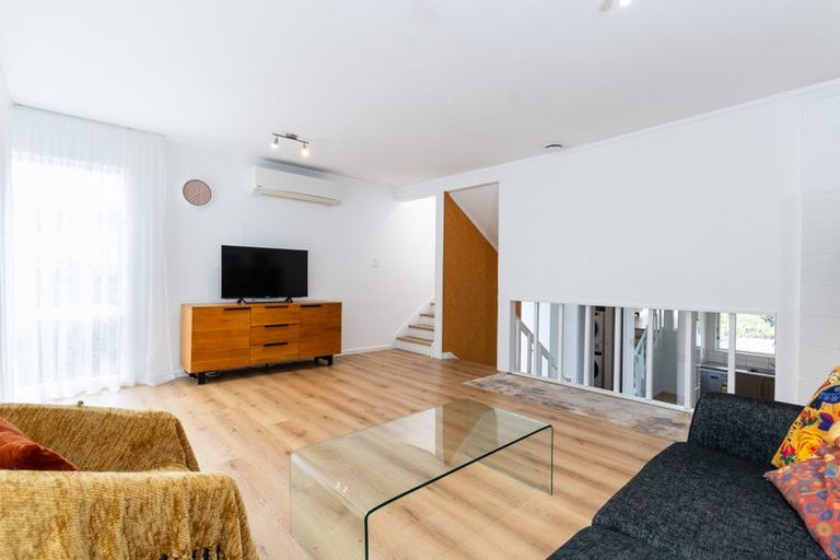 Photo of property in 99a Churton Drive, Churton Park, Wellington, 6037