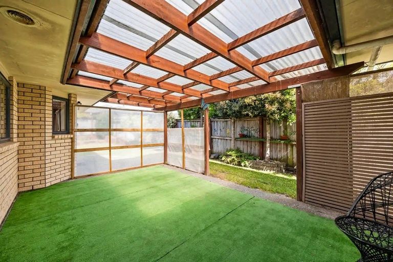 Photo of property in 19 Reybert Place, Massey, Auckland, 0614