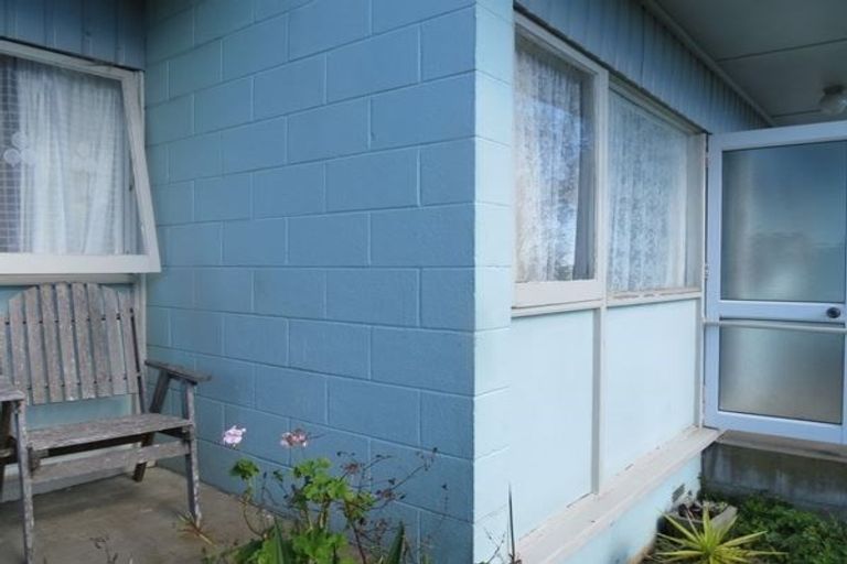 Photo of property in 18 Kent Street, Waiuku, 2123