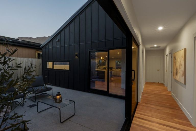 Photo of property in 48 Corriedale Road, Jacks Point, 9371