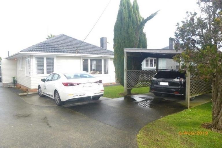Photo of property in 620a Te Atatu Road, Te Atatu Peninsula, Auckland, 0610