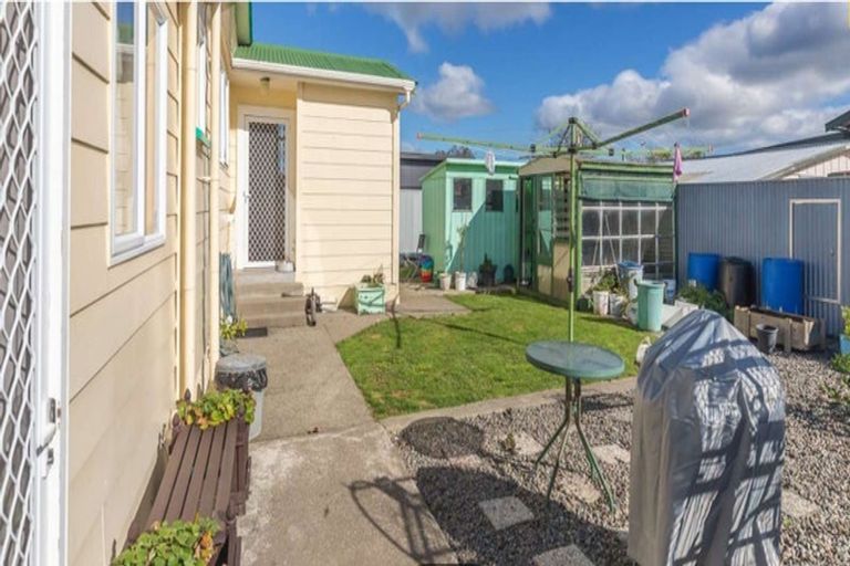 Photo of property in 143 Bartholomew Road, Levin, 5510