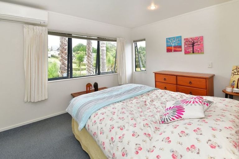 Photo of property in 1/6 Knott Road, Stanmore Bay, Whangaparaoa, 0932