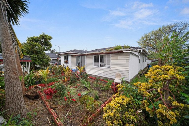 Photo of property in 5 Mikasa Place, Mangere, Auckland, 2022