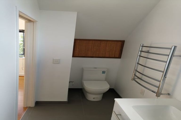 Photo of property in 18 Hobby Avenue, Birkdale, Auckland, 0626