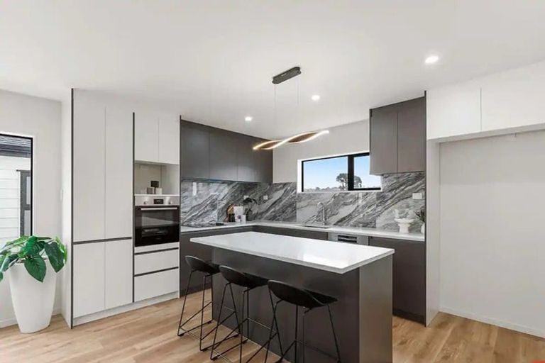 Photo of property in 166b Rathgar Road, Henderson, Auckland, 0610