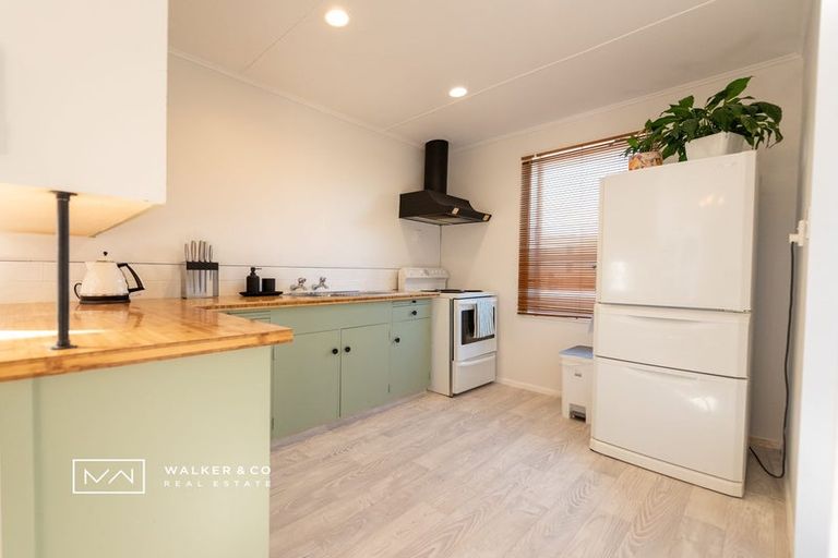 Photo of property in 15 Kaponga Street, Wainuiomata, Lower Hutt, 5014