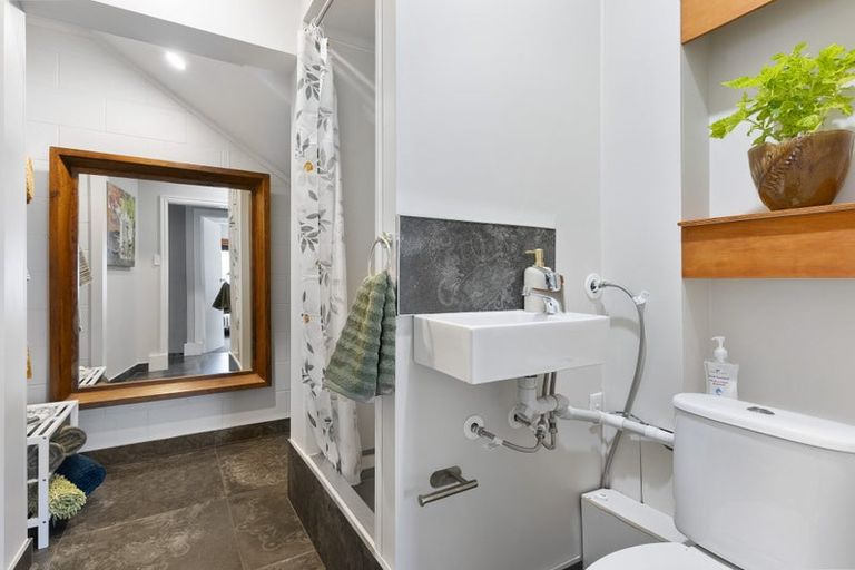 Photo of property in 11 Rangeview Road, Sunnyvale, Auckland, 0612