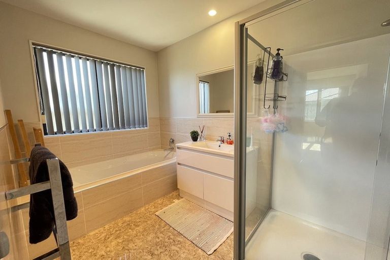 Photo of property in 13 Treestump Road, Takanini, 2112