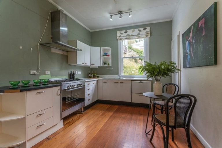 Photo of property in 17 Crieff Street, Northland, Wellington, 6012