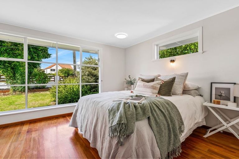Photo of property in 207 Sturges Road, Henderson, Auckland, 0612