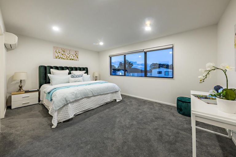 Photo of property in 23 Riroriro Road, Hobsonville, Auckland, 0616