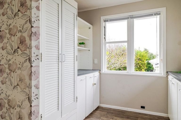 Photo of property in 10 Stoke Place, Awapuni, Palmerston North, 4412