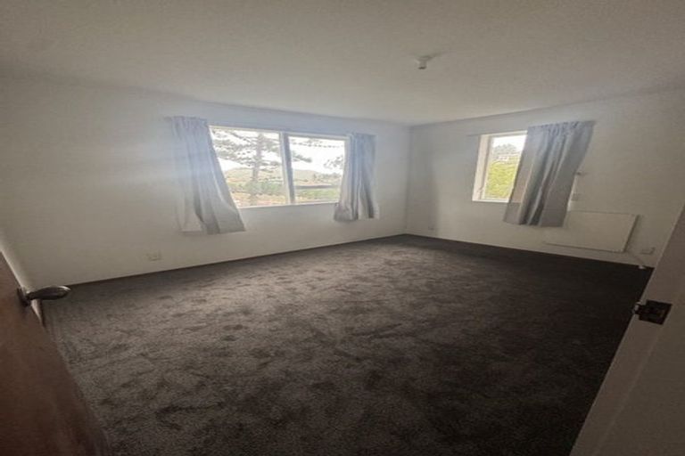 Photo of property in 2/65 Mandalay Terrace, Khandallah, Wellington, 6035