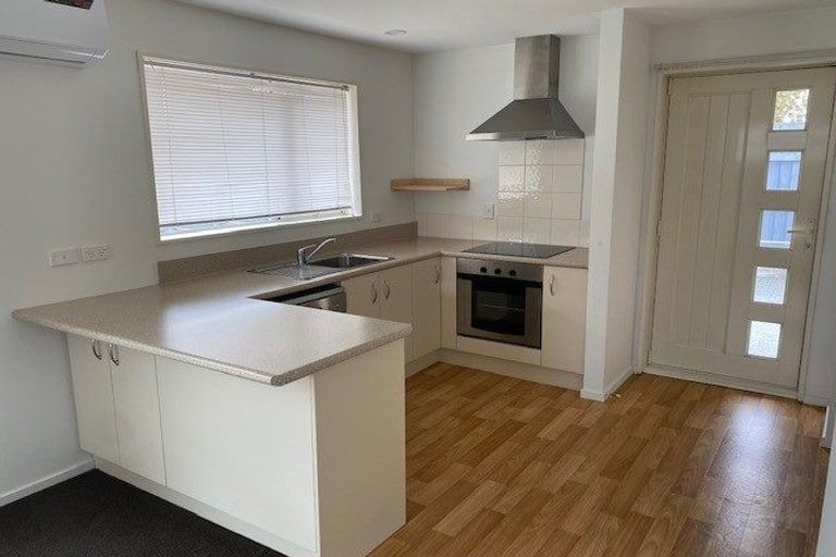 Photo of property in 2/162 Wainoni Road, Avondale, Christchurch, 8061
