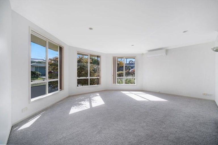 Photo of property in 5 Kasia Close, Massey, Auckland, 0614