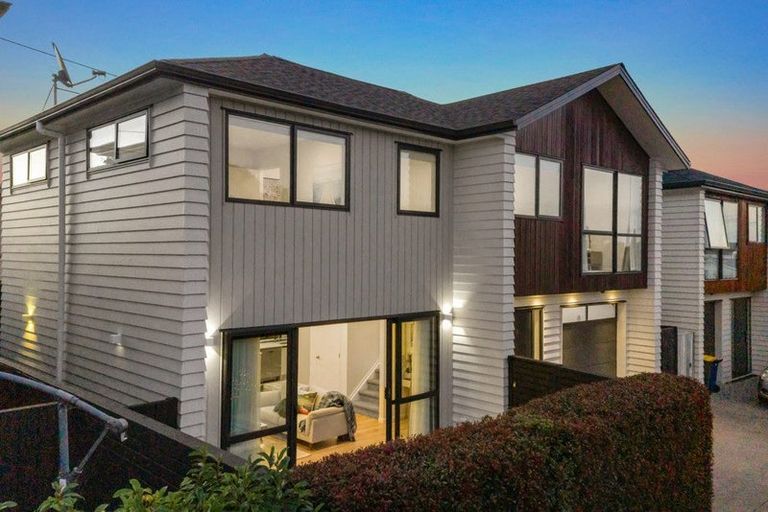 Photo of property in 112b Hutchinson Avenue, New Lynn, Auckland, 0600