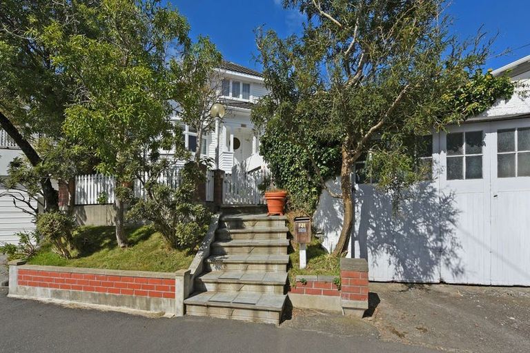 Photo of property in 26 Woburn Road, Northland, Wellington, 6012