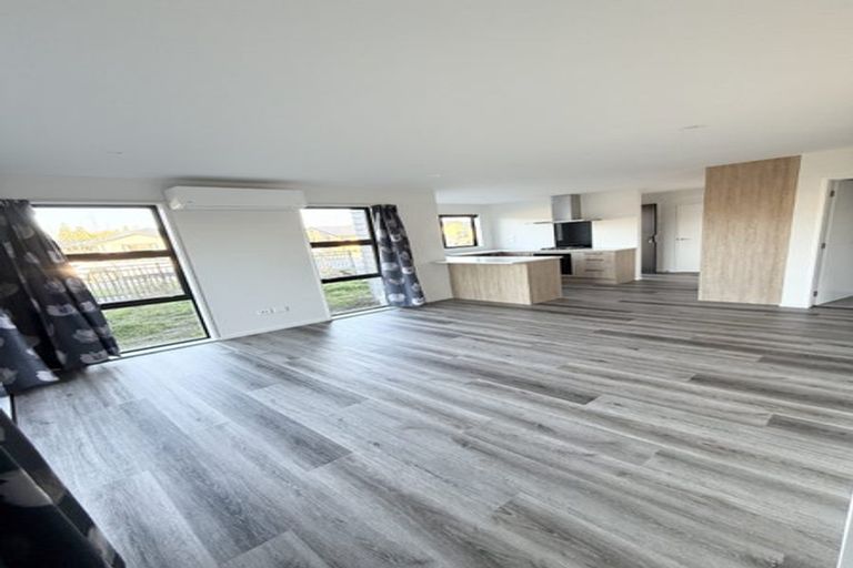 Photo of property in 32 Miromiro Street, Broomfield, Christchurch, 8042