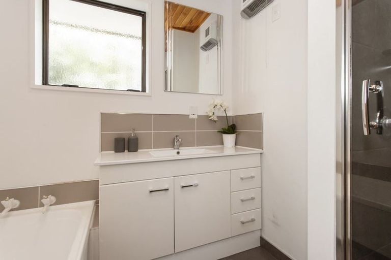 Photo of property in 30 Lees Road, Strowan, Christchurch, 8052