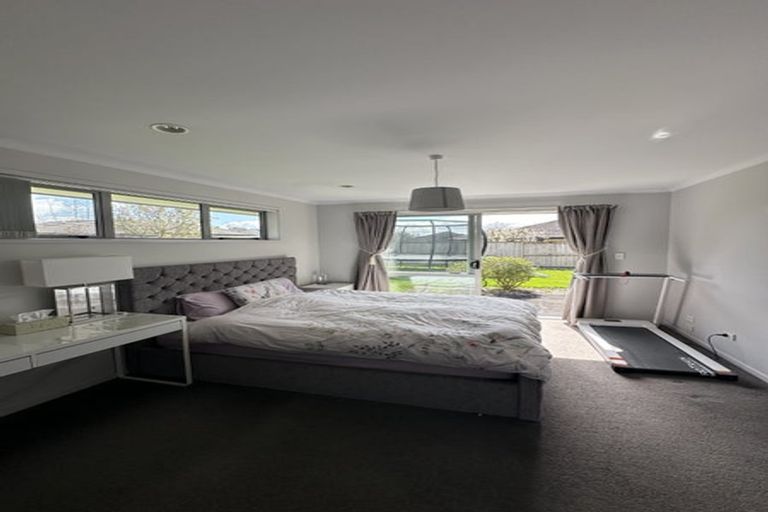 Photo of property in 220 Harbourside Drive, Karaka, Papakura, 2113