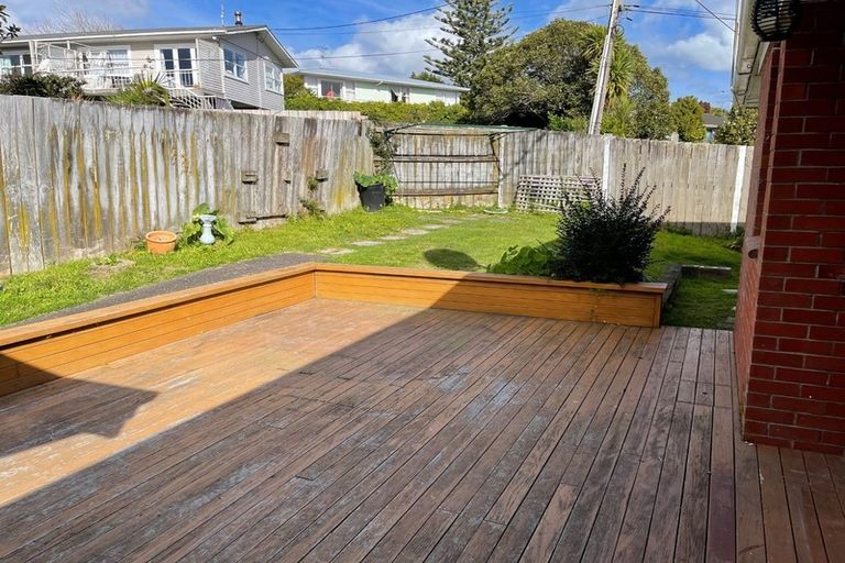 Photo of property in 14 Raeben Avenue, Hillcrest, Auckland, 0627