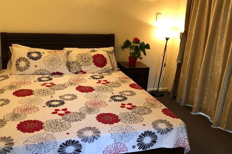 Photo of property in 7 Ellice Road, Totara Vale, Auckland, 0629