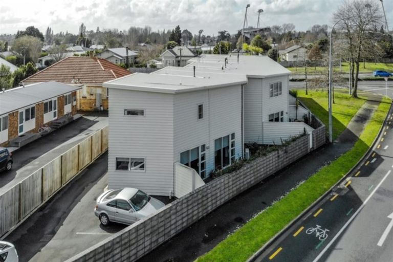 Photo of property in 39u5 Norton Road, Frankton, Hamilton, 3204