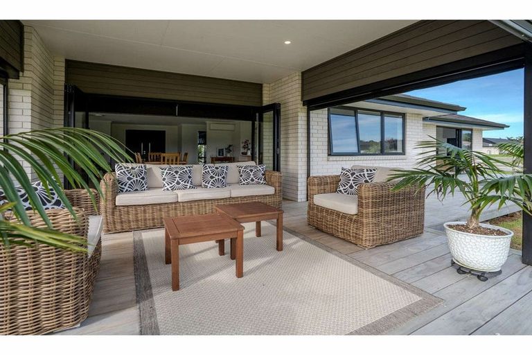 Photo of property in 11 The Lakes Drive, Kerikeri, 0230