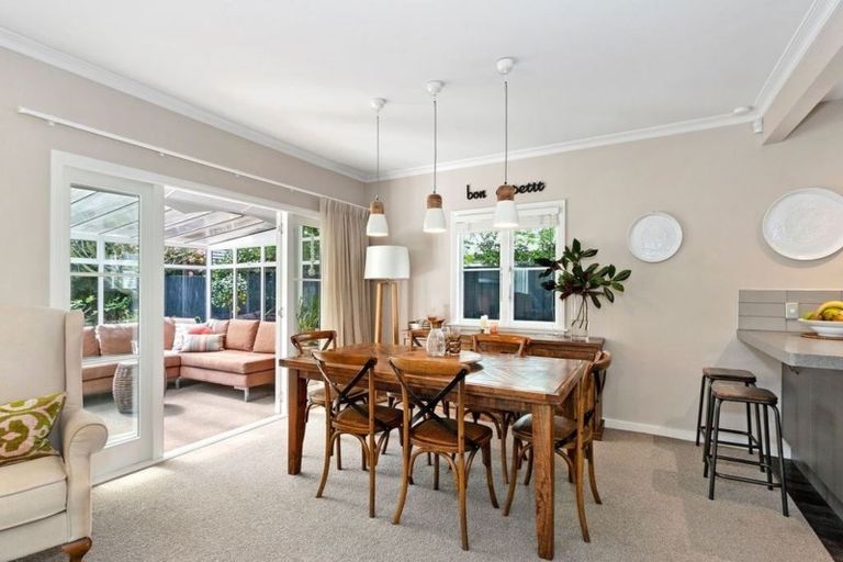 Photo of property in 8 Dunrobin Place, Avonhead, Christchurch, 8042