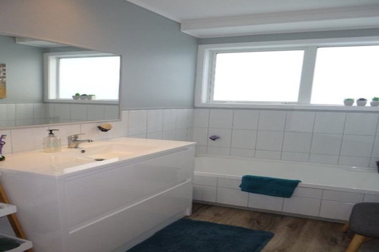 Photo of property in 17 Clyma Place, Massey, Auckland, 0614