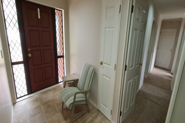 Photo of property in 11 Kotuku Drive, Paraparaumu Beach, Paraparaumu, 5032