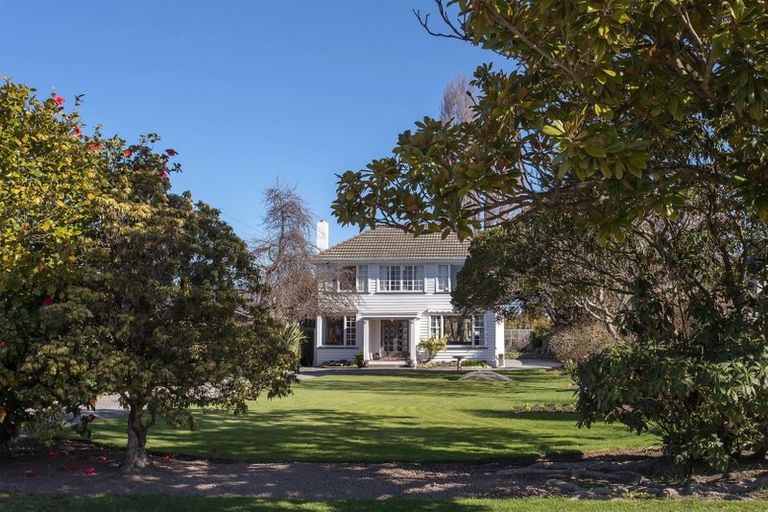 Photo of property in 127 Hamilton Avenue, Ilam, Christchurch, 8041