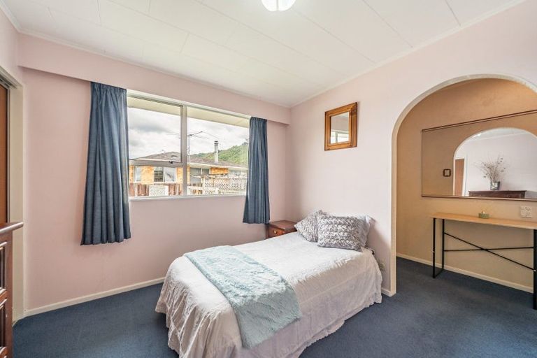 Photo of property in 20 Haylock Grove, Totara Park, Upper Hutt, 5018