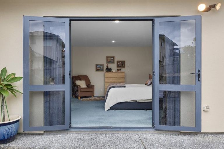 Photo of property in 51 Hogarth Rise, West Harbour, Auckland, 0618
