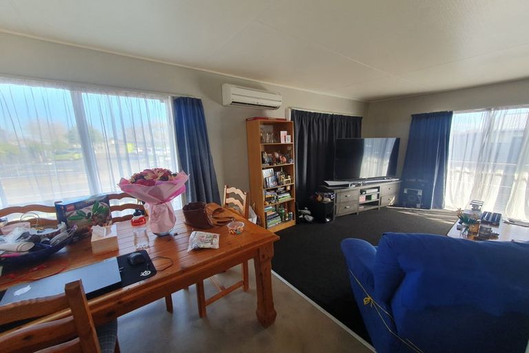 Photo of property in 52 Somerset Crescent, Highbury, Palmerston North, 4412