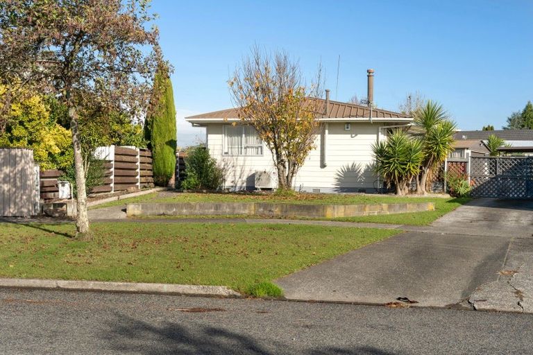 Photo of property in 24 Hillcrest Drive, Kelvin Grove, Palmerston North, 4414