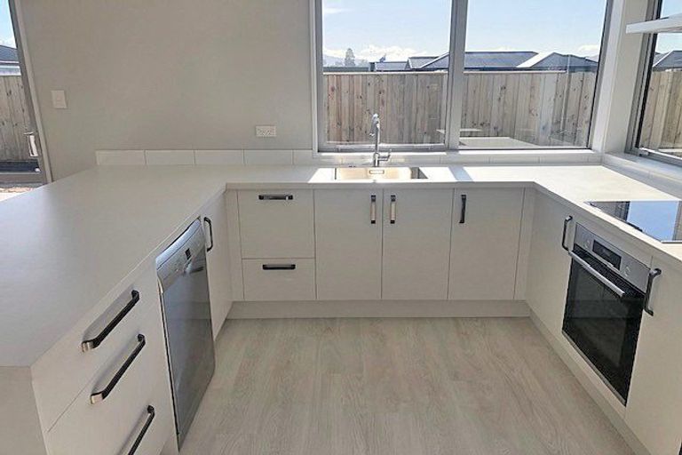 Photo of property in 4 Grey View Grove, Rangiora, 7400