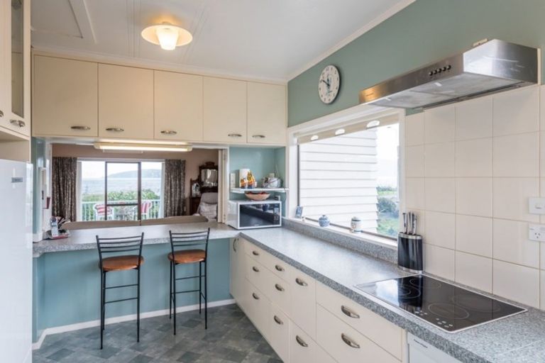 Photo of property in 65 Marine Parade, Paraparaumu Beach, Paraparaumu, 5032