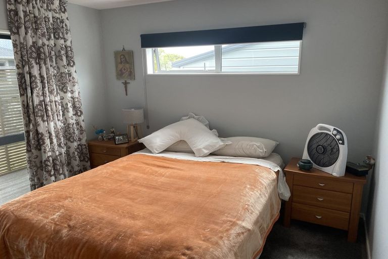 Photo of property in 8 Hadfield Place, Paraparaumu Beach, Paraparaumu, 5032