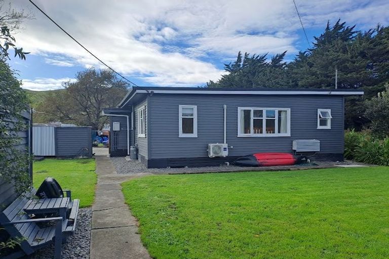 Photo of property in 11 Graham Street, Porangahau, 4293