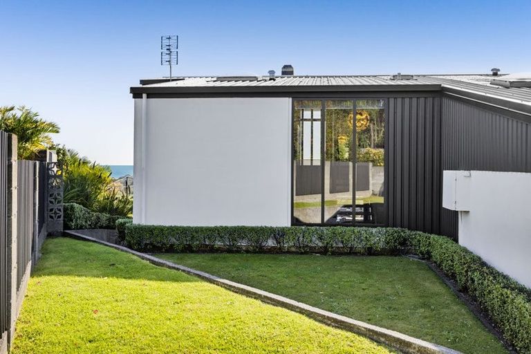 Photo of property in 40d Awanui Street, Merrilands, New Plymouth, 4312