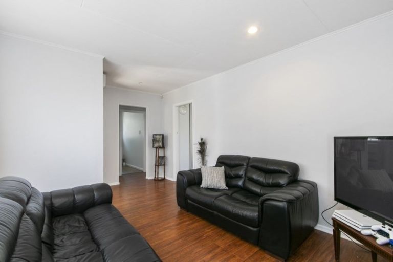 Photo of property in 33 Westminster Road, Wainuiomata, Lower Hutt, 5014
