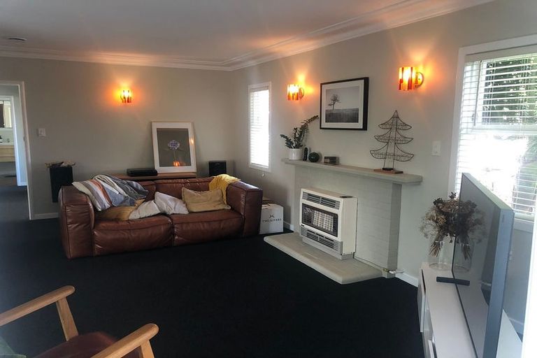 Photo of property in 1/1 Sylvan Park Avenue, Milford, Auckland, 0620