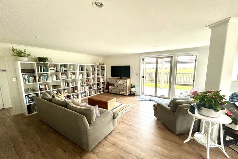Photo of property in 62 Gibson Place, Papamoa Beach, Papamoa, 3118