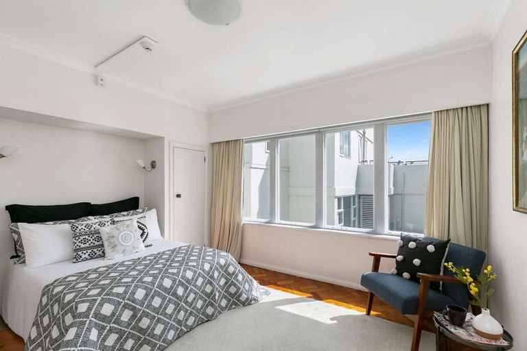 Photo of property in Rehutai Flats, 268u5 Oriental Parade, Oriental Bay, Wellington, 6011