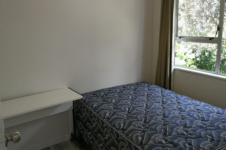 Photo of property in 41 Yeovil Road, Te Atatu Peninsula, Auckland, 0610